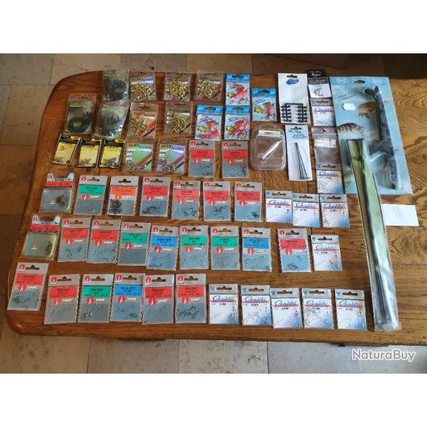 Lot de 60 articles de p�che %