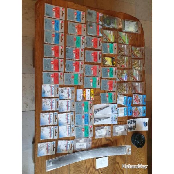 Lot de 60 articles de p�che neuf #