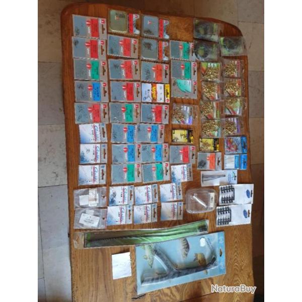 Lot de 60 articles de p�che neuf ? Voir photo
