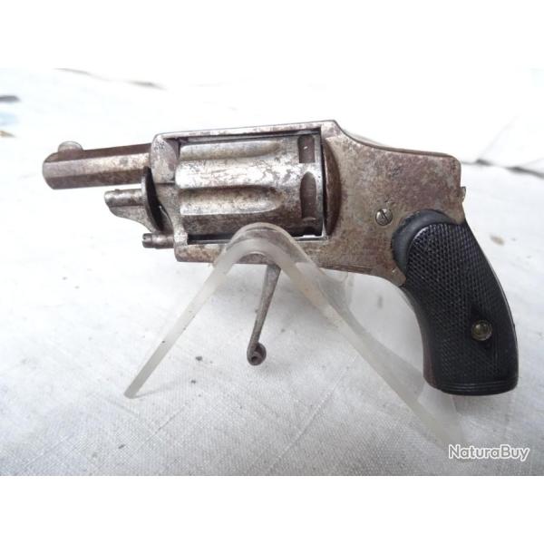 P-8) lot petit bulldog  vlodog  a restaurer , petit prix raisonnable ,, marqu  = "little dog"