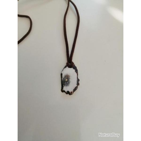 Pendentif artisanal Bois de Cerf.