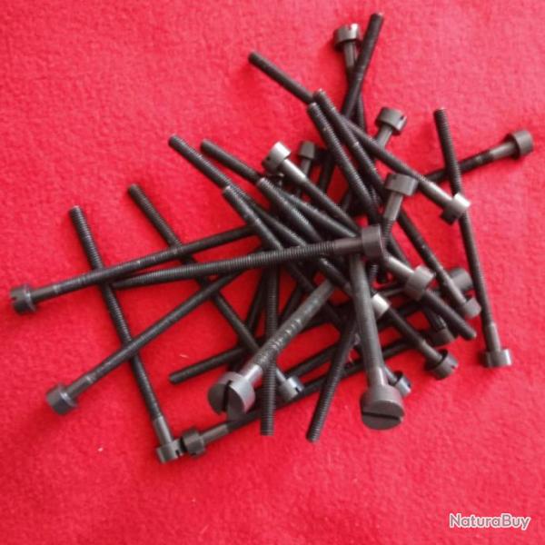 Vis plaque de couche  crosse FRF1 / FRF2 /FRG2 / 49/56 SME