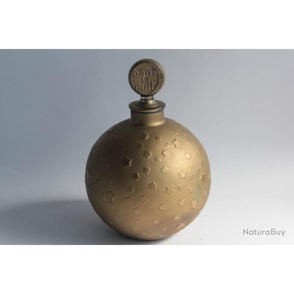 R. LALIQUE Flacon g�ant Worth Dans la nuit Boule Majestic dor�e