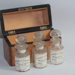 Ancien coffret flacons à parfums Wilhelm Rieger Francfort