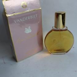 Flacon d'eau de toilette  VANDERBILT  par Gloria Vanderbilt