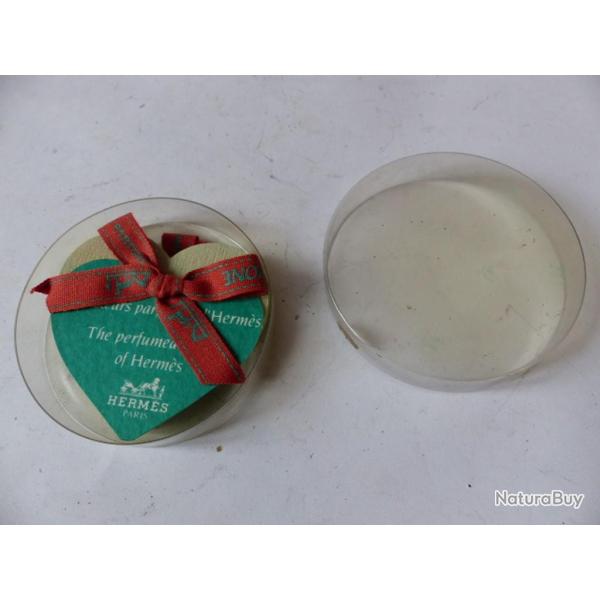 Coeur parfum� pour le linge Amazone HERMES