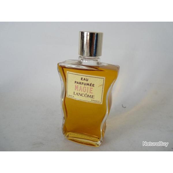 Flacon d'eau parfum�e Magie LANC�ME