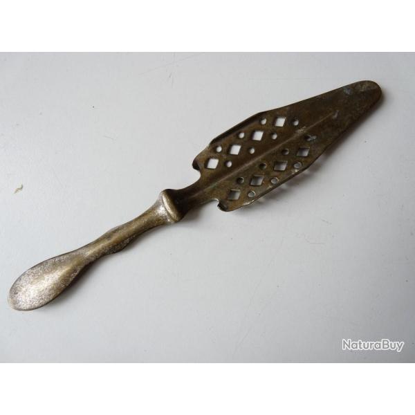 Ancienne cuill�re � absinthe Losanges