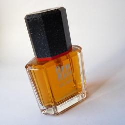 Flacon d'eau de toilette  RED  GIORGIO BEVERLY HILLS parfums