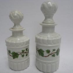 Flacons a parfum  (2) en porcelaine de paris