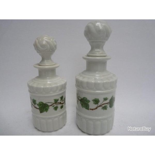 Flacons a parfum  (2) en porcelaine de paris