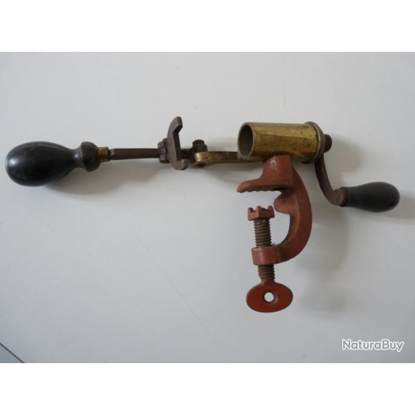 Ancienne sertisseuse  cartouches Chasse