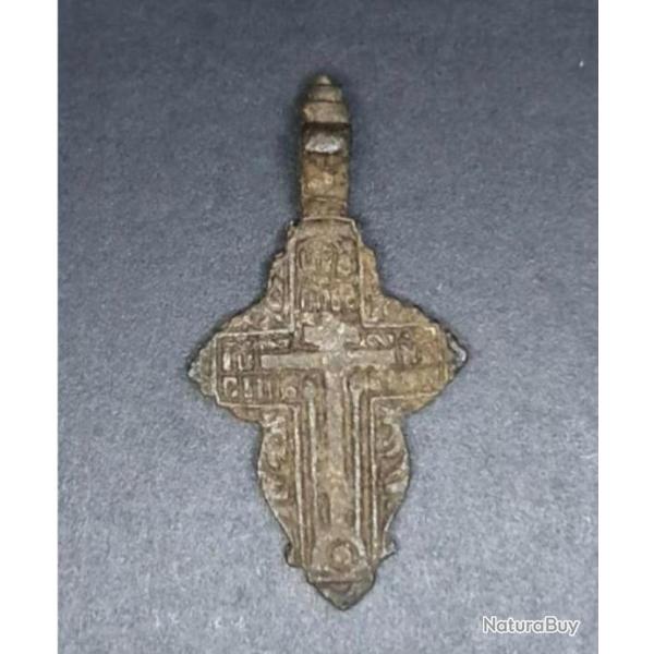 Russie orthodoxe : Croix de bapt�me - de fouille (circa 1700s-1800s)