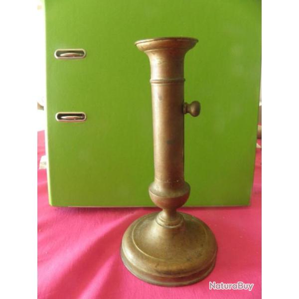 antique bougeoir en laiton qui monte et descend la bougie