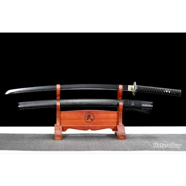 Magnifique Katana japonais forg� main.Tranchant comme un rasoir, certificat.