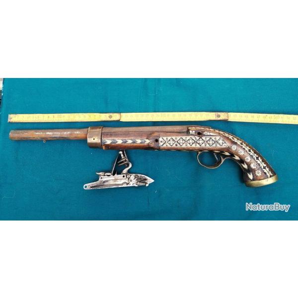 Pistolet � Silex et canon fonctionnel � restaurer. n�10