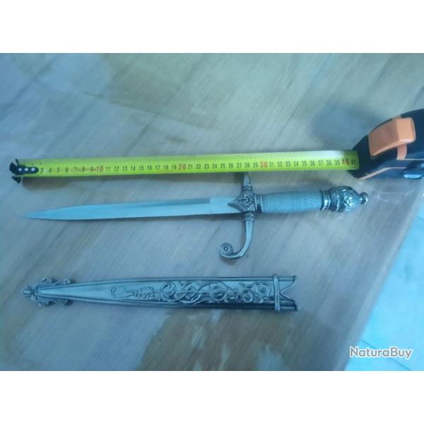 Dague d'poque mdivale