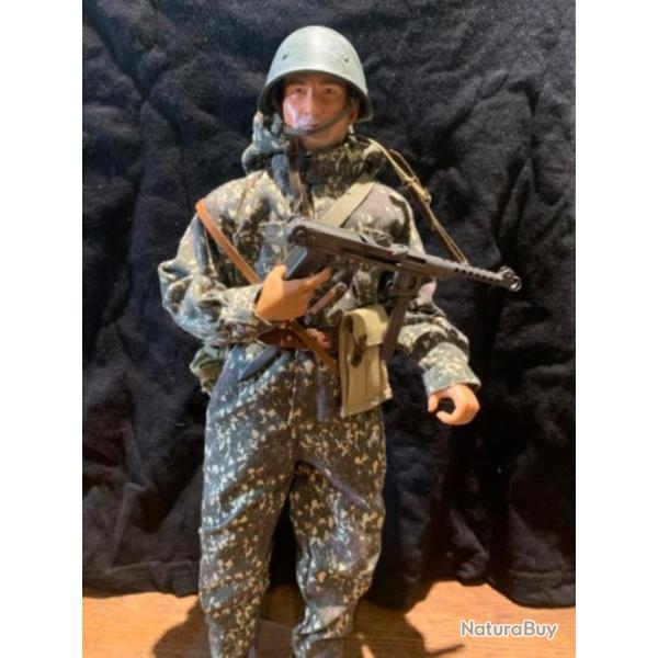 Figurine 1/6 eme russe para camoufl�