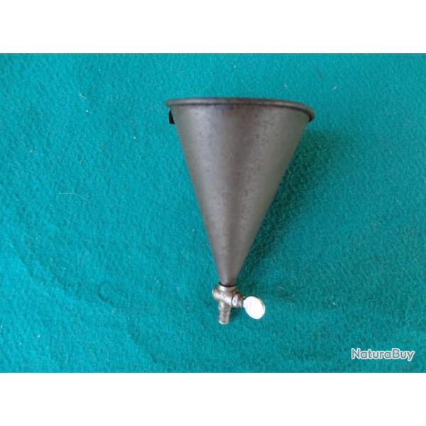 Entonnoir � poudre.