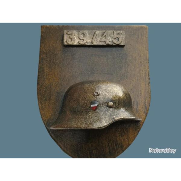 Blason 39/45 - 14 X11 cm avec accroche au dos