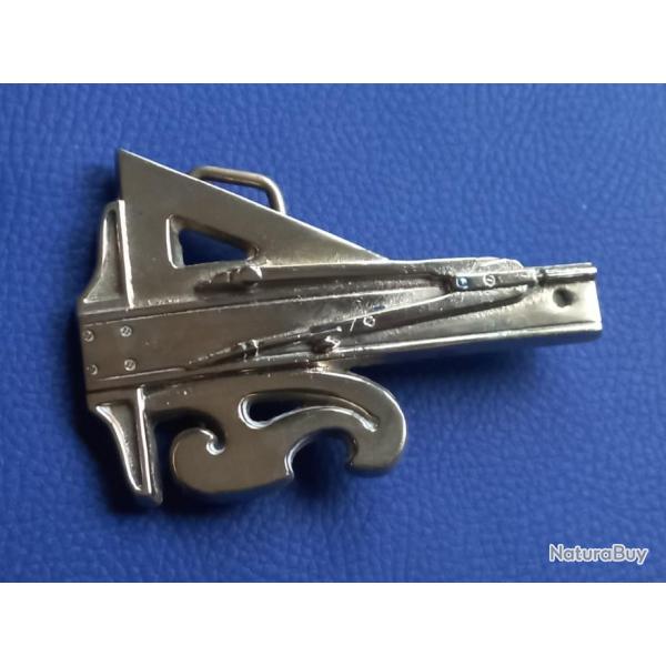 Tr�s belle boucle de ceinture vintage " VIEUX OUTILS "