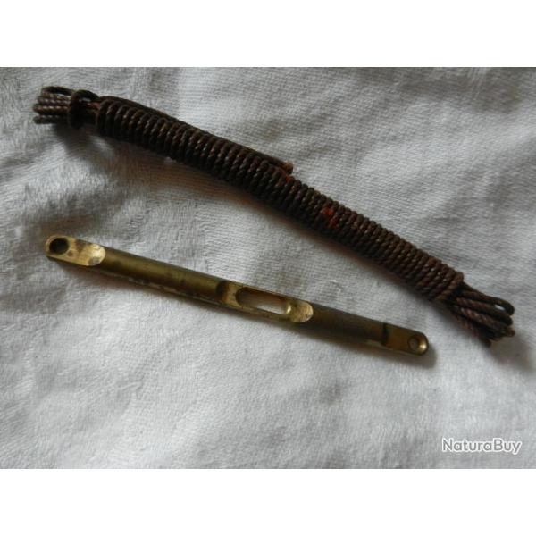 �couvillon militaire de nettoyage avec cordelette