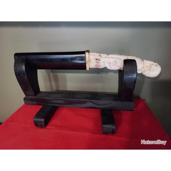 superbe couteau " Tte de mort multi faces LAME Tanto "