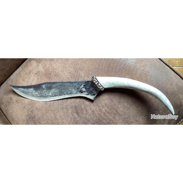 Imposant couteau r�alis� par un forgeron Lorrain