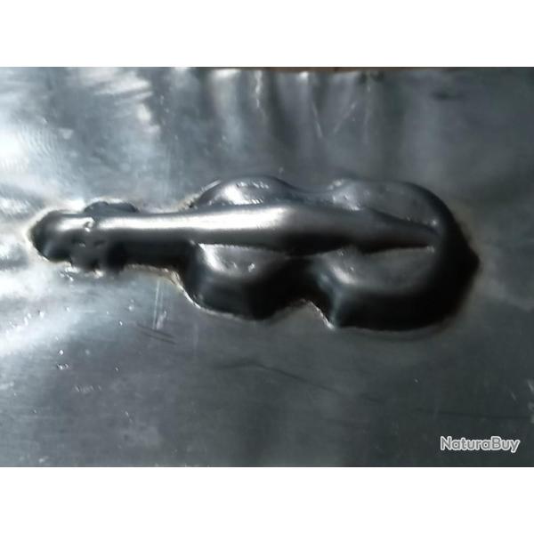 rare moule � chocolat sur le th�me du " violon "  mod�le en fer blanc , avec des lignes �pur�es