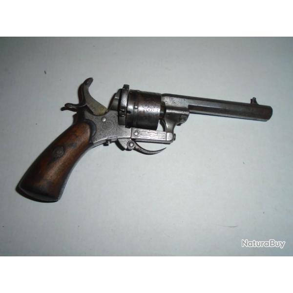 REVOLVER A BROCHE
