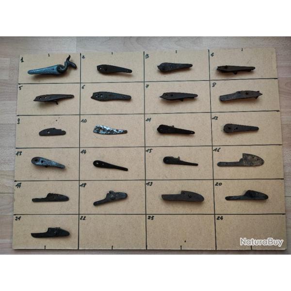 Lot de 21 platines pour fusils mono-canon � poudre noire