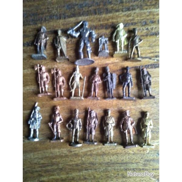 LOT DE FIGURINES EN M�TAL