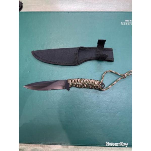 Couteau avec paracorde