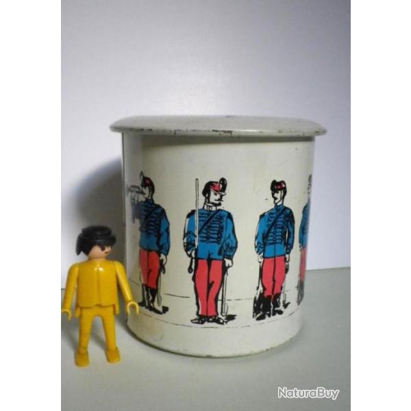 BOITE EN FER : d�cor soldats, style Images d'Epinal