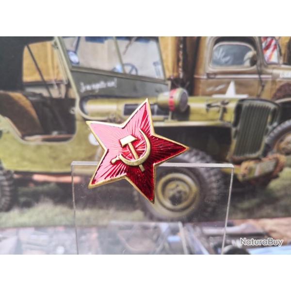 Insigne de coiffe Sovi�tique  ( Diam�tre : 35 mm )*