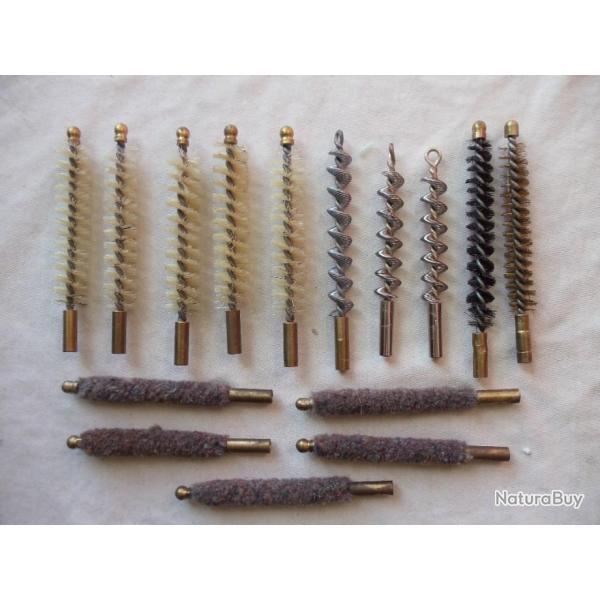 Lot de 15 �couvillons pour entretien des armes en cal 9 m/m.