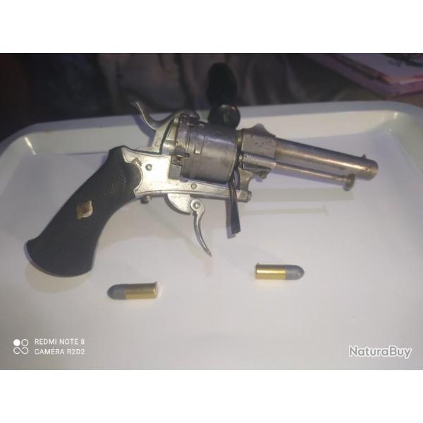 Rare tr�s Jolie r�volver � broche 7 mm restaur�,type lefaucheux en tr�s bon �tat.