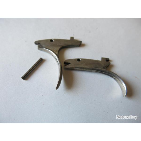 VENDUPAR CUIRASSIER11 DETENTES +GOUPILLE  DE FUSIL CHAPUIS SUPER EUROPE CALIBRE 12