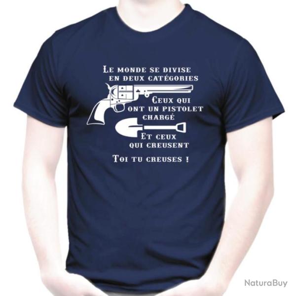 TEE SHIRT - LE MONDE SE DIVISE EN DEUX CATEGORIES   Le Bon La Brute Le Truand Colt Navy 1851 Western
