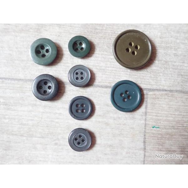 Lot de 8  boutons militaires, en plastique. Arm�e Suisse