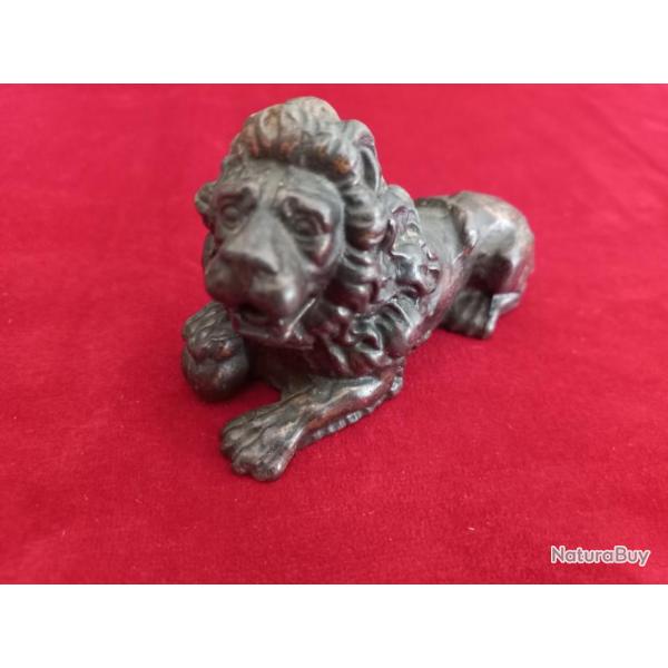 ancienne petite sculpture du lion de BELFORT