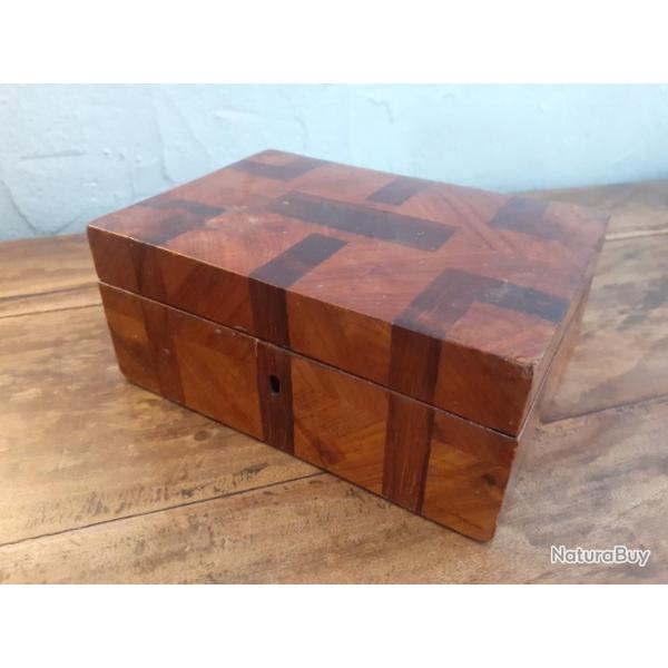 Coffret ancien   pour  pistolet et r�volver  colt  Derringer Lady Smith  pocket  marqueterie