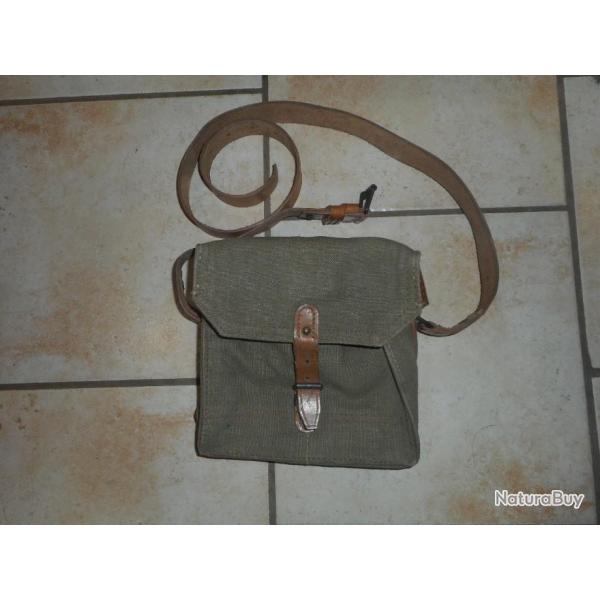 porte chargeur FM 24/29 cuir marron dat�e 1952 arm�e fran�aise