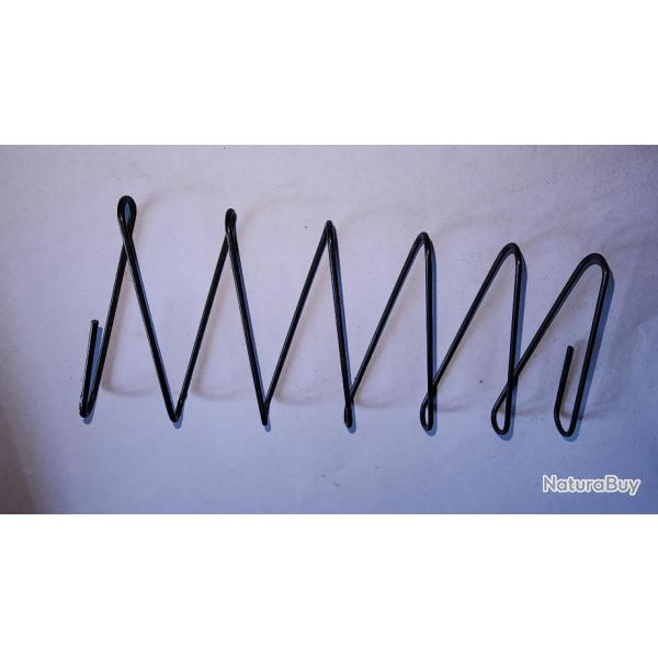 RESSORT DE CHARGEUR   L 115   l 49 EP 10  fil de 1.4