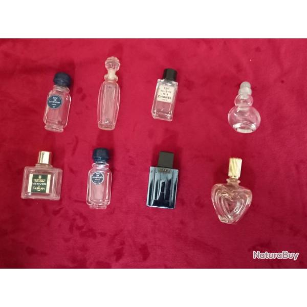 lot de 8 miniatures vides de parfum  ( CHANEL / GUERLAIN /  ETC )