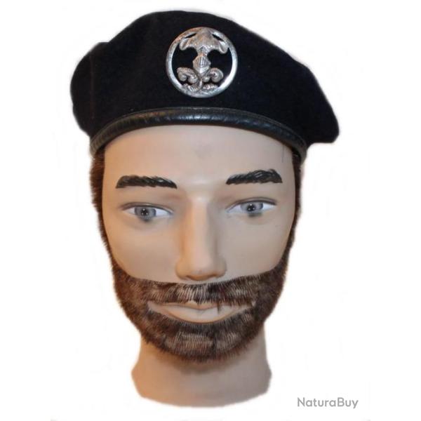 Brt de cavalerie franaise avec son insigne