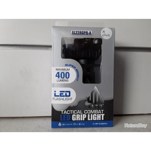 9583 POIGN�E / LAMPE UTG 400 LUMENS NEUF