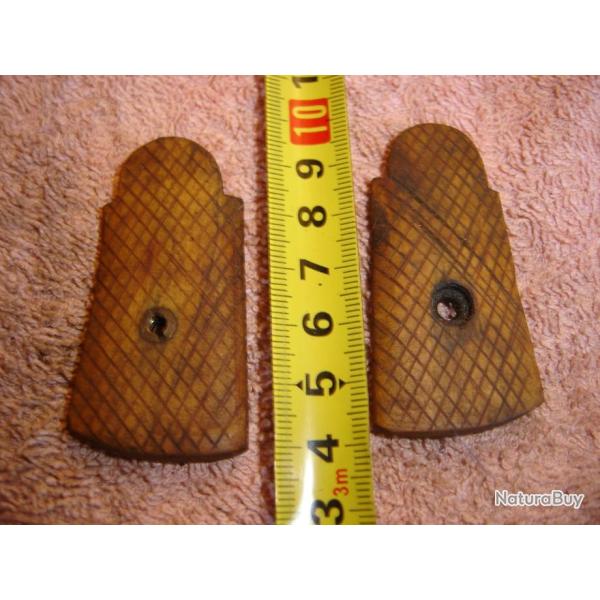 PLAQUETTES POUR  REVOLVER / PISTOLET 13