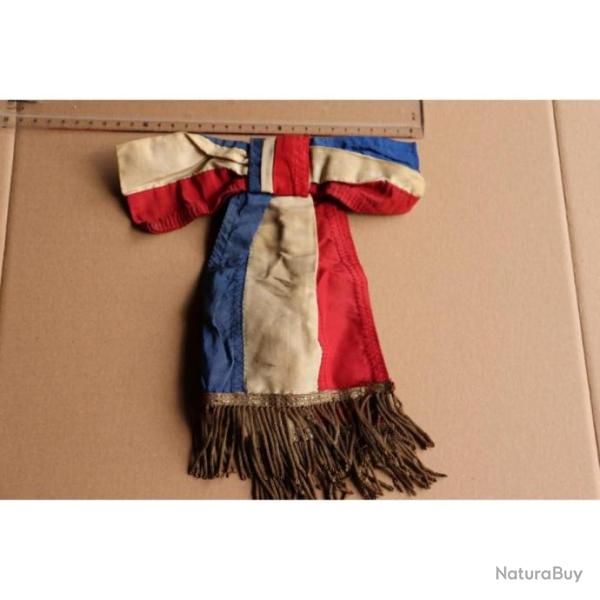 Lot de 4 objets certainement de la premi�re guerre mondiale - Fanion militaire tricolore original de