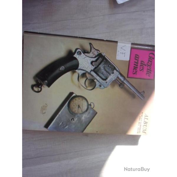 Reliure la gazette des armes  n  67 , 68 , 69 , 70 et 71